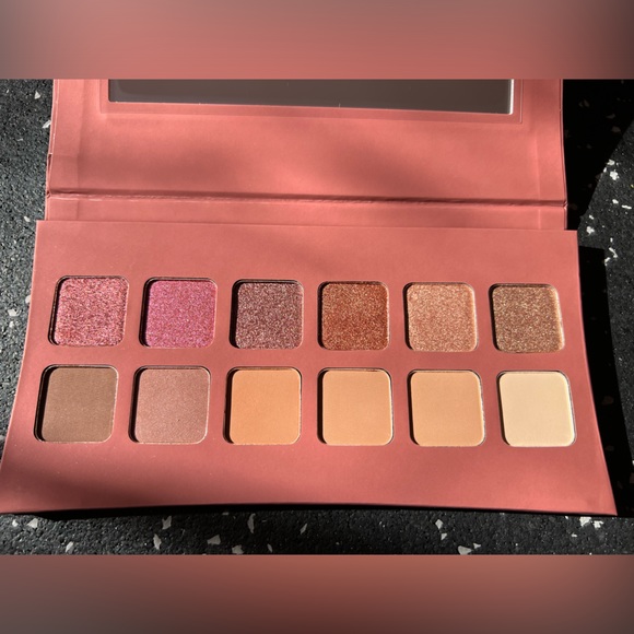 ILLAMASQUA | Unveiled Artistry Palette - Picture 6 of 8